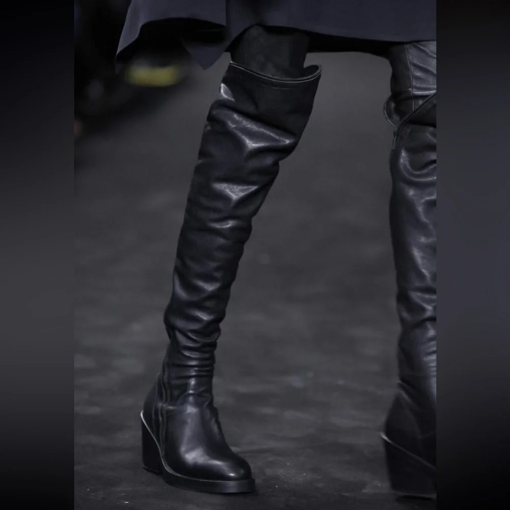 Ann Demeulemeester Spiral Zip Over The Knee Black Leather Runway Boots Sz 7.5